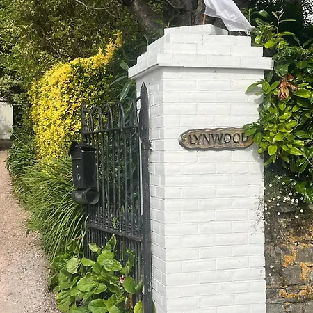 Lynwood House 3* Cobh