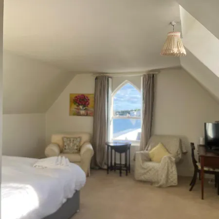 Lynwood House Frühstückspension Cobh