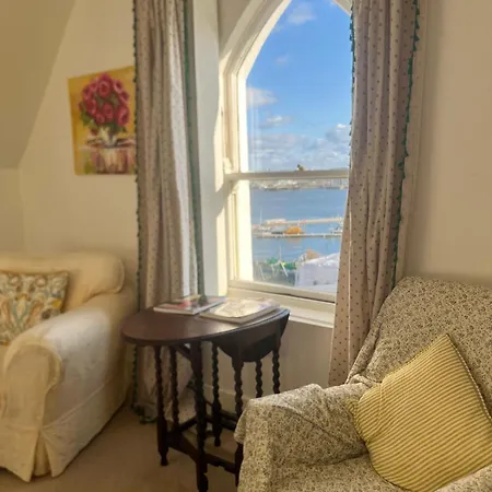 Nocleg ze śniadaniem Lynwood House 3*